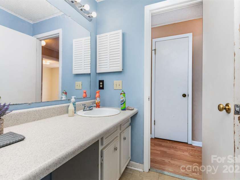 11031 Mallard Crossing Drive, Charlotte, NC 28262.  MLS# CAR4317615, YatesRealty ID 1403. 