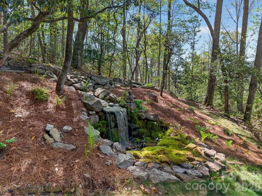 67 Little Sunset Court, Hendersonville, NC 28739.  MLS# CAR4371950, YatesRealty ID 14030. 