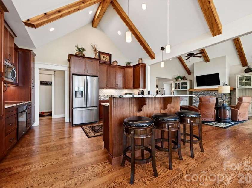 67 Little Sunset Court, Hendersonville, NC 28739.  MLS# CAR4371950, YatesRealty ID 14030. 