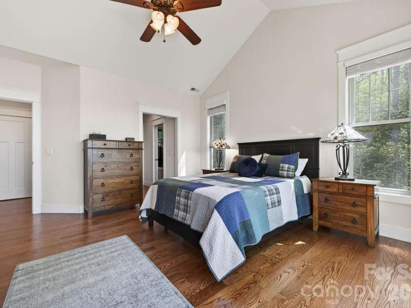 67 Little Sunset Court, Hendersonville, NC 28739.  MLS# CAR4371950, YatesRealty ID 14030. 
