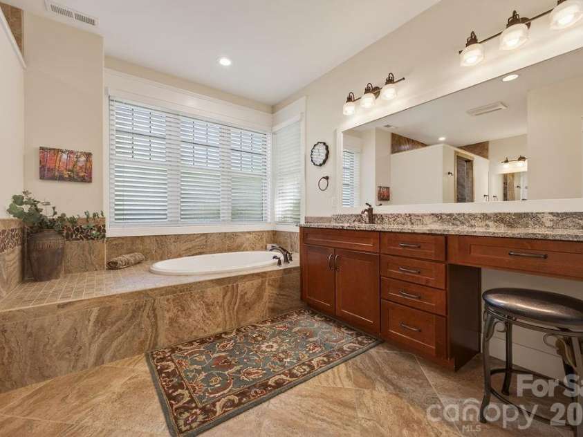 67 Little Sunset Court, Hendersonville, NC 28739.  MLS# CAR4371950, YatesRealty ID 14030. 