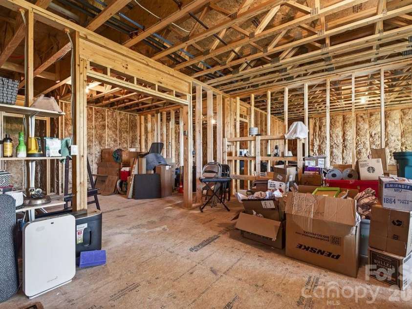 67 Little Sunset Court, Hendersonville, NC 28739.  MLS# CAR4371950, YatesRealty ID 14030. 