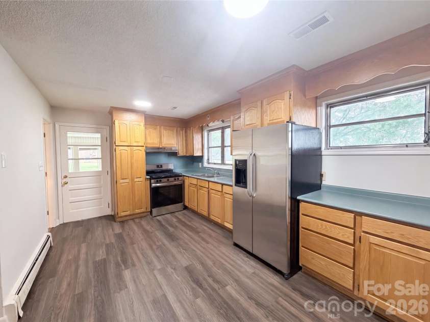 1580 Cloaninger Avenue, Statesville, NC 28625.  MLS# CAR4392487, YatesRealty ID 14032. 