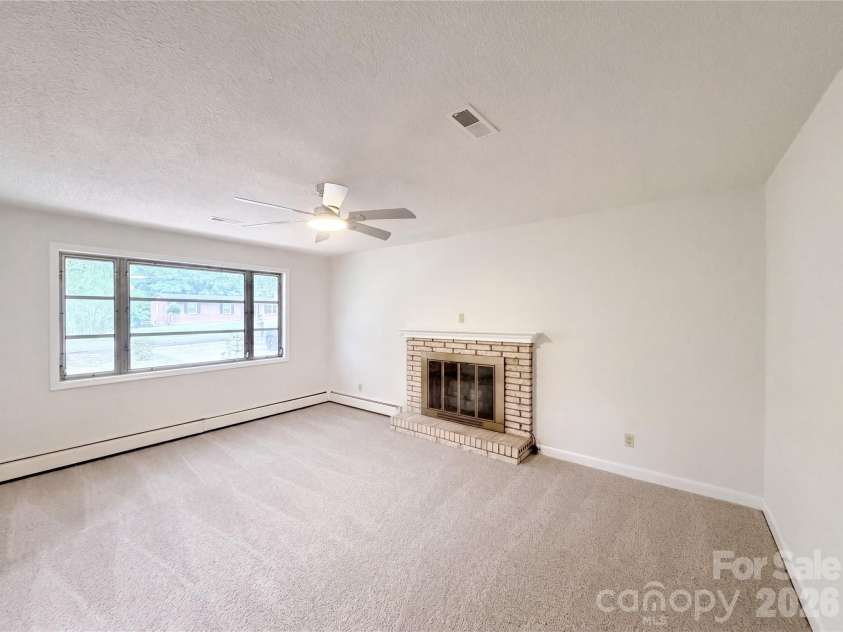 1580 Cloaninger Avenue, Statesville, NC 28625.  MLS# CAR4392487, YatesRealty ID 14032. 