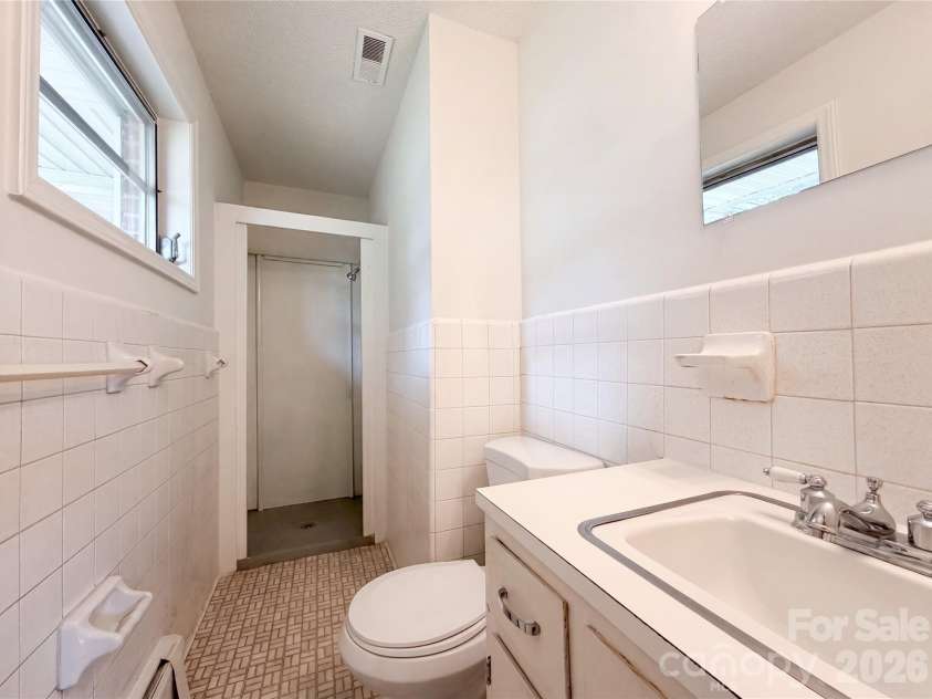 1580 Cloaninger Avenue, Statesville, NC 28625.  MLS# CAR4392487, YatesRealty ID 14032. 