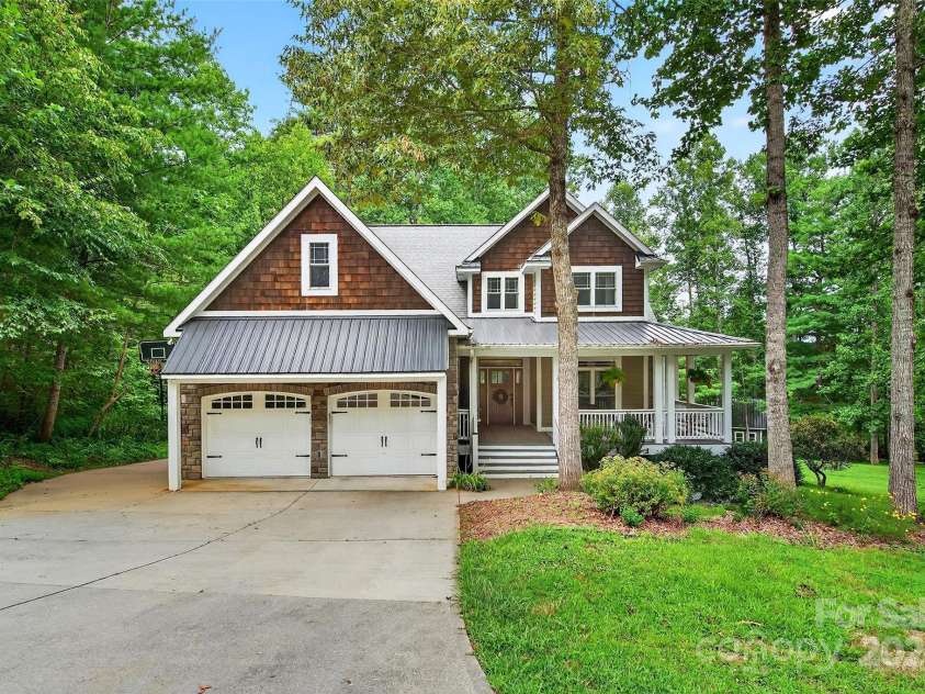 53 Sovereign Lane, Fairview, NC 28730.  MLS# CAR4213387, YatesRealty ID 14032. 53 Sovereign Lane