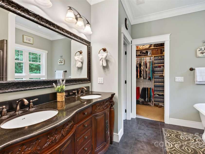 53 Sovereign Lane, Fairview, NC 28730.  MLS# CAR4213387, YatesRealty ID 14032. 