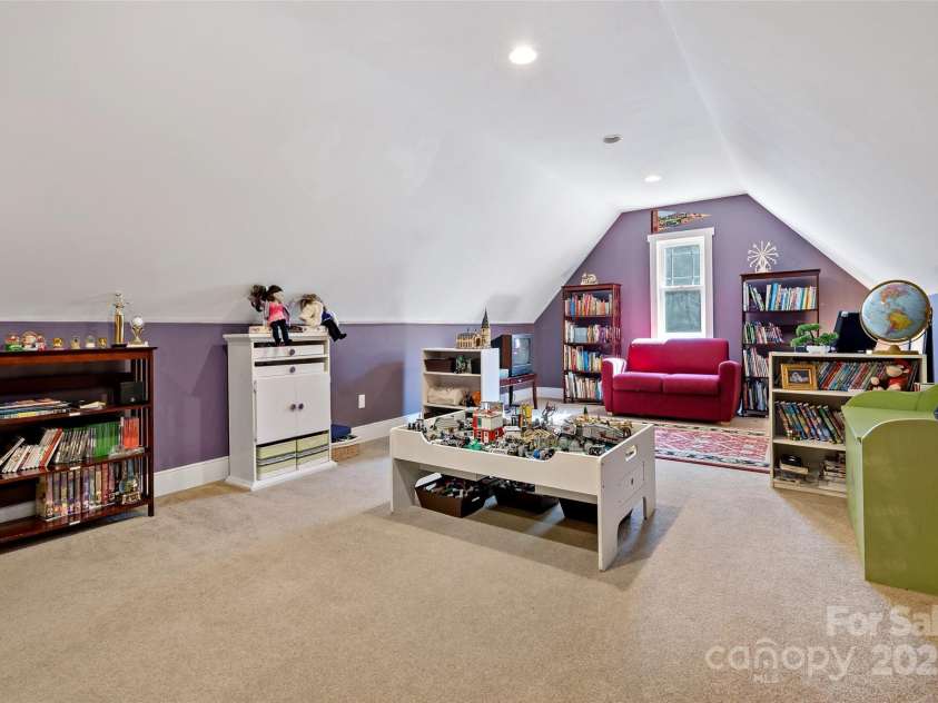 53 Sovereign Lane, Fairview, NC 28730.  MLS# CAR4213387, YatesRealty ID 14032. 