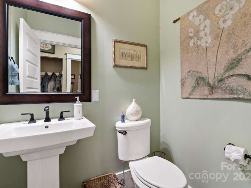 53 Sovereign Lane, Fairview, NC 28730.  MLS# CAR4213387, YatesRealty ID 14032. Hall bath