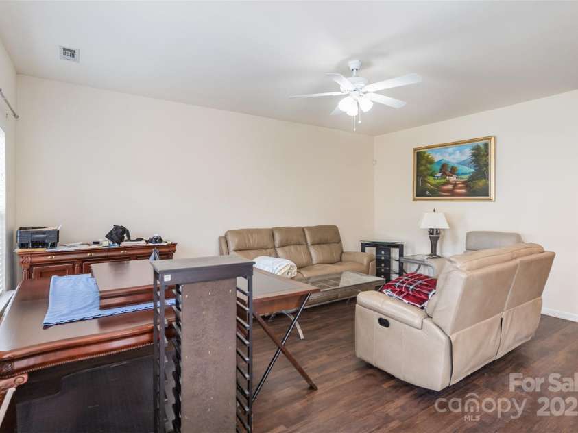 13612 Singleleaf Lane, Charlotte, NC 28278.  MLS# CAR4257582, YatesRealty ID 14033. 