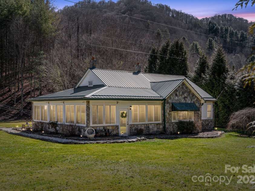 12892 US 23 Highway, Mars Hill, NC 28754.  MLS# CAR4229377, YatesRealty ID 14034. 