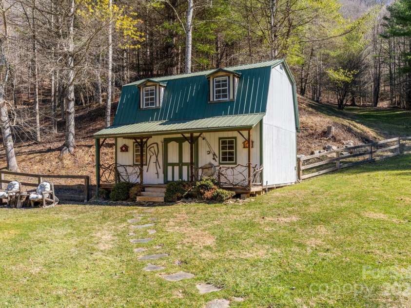 12892 US 23 Highway, Mars Hill, NC 28754.  MLS# CAR4229377, YatesRealty ID 14034. 
