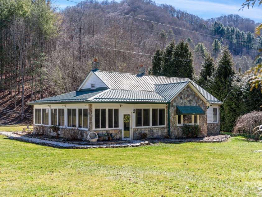 12892 US 23 Highway, Mars Hill, NC 28754.  MLS# CAR4229377, YatesRealty ID 14034. 