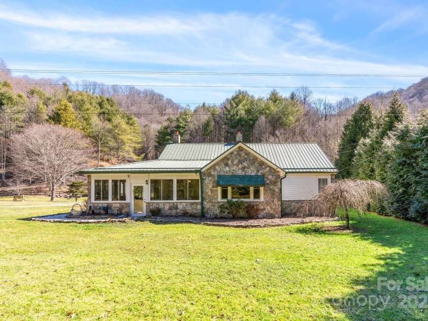 12892 US 23 Highway, Mars Hill, NC 28754.  MLS# CAR4229377, YatesRealty ID 14034. 