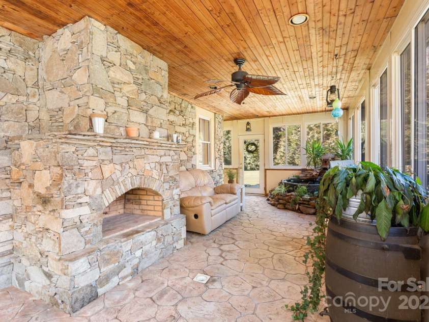 12892 US 23 Highway, Mars Hill, NC 28754.  MLS# CAR4229377, YatesRealty ID 14034. Sun Room