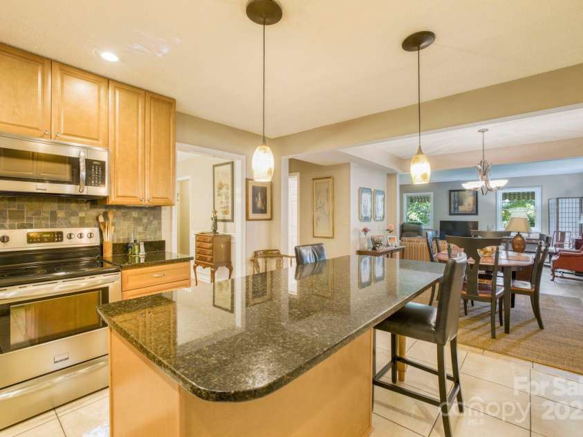 16 Cedar Drive, Mills River, NC 28759.  MLS# CAR4148510, YatesRealty ID 14036. Kitchen & Breakfast Area