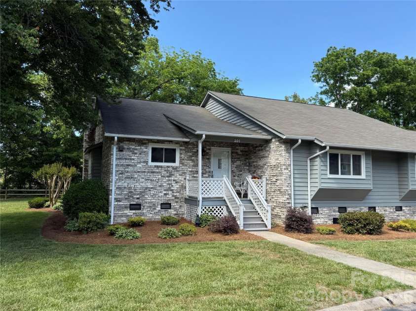 201 Wellington Hills Circle, Salisbury, NC 28147.  MLS# CAR4382192, YatesRealty ID 14036. 