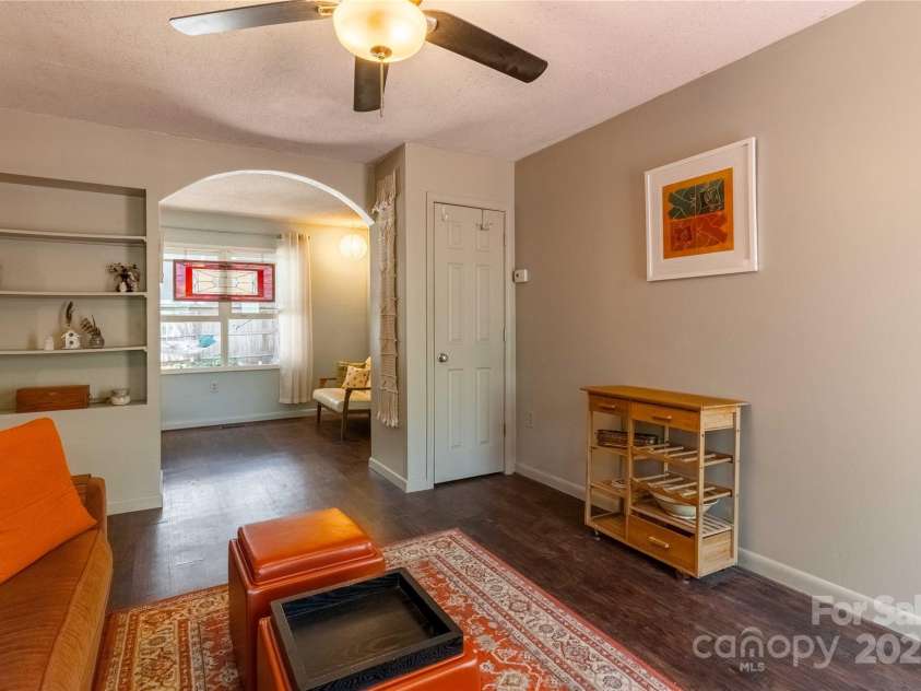 100 Park Ridge Avenue, Swannanoa, NC 28778.  MLS# CAR4253460, YatesRealty ID 14037. 