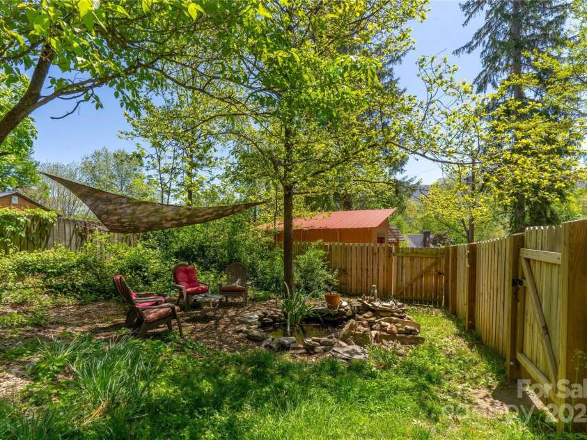 100 Park Ridge Avenue, Swannanoa, NC 28778.  MLS# CAR4253460, YatesRealty ID 14037. 