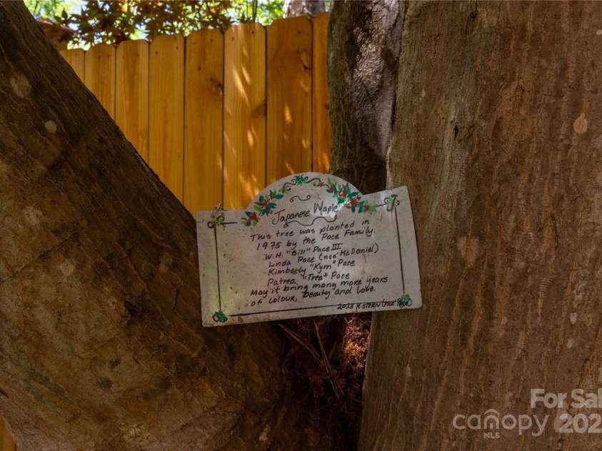 100 Park Ridge Avenue, Swannanoa, NC 28778.  MLS# CAR4253460, YatesRealty ID 14037. 