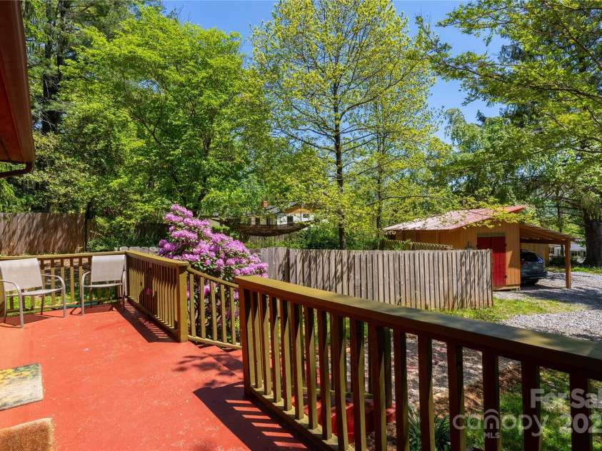 100 Park Ridge Avenue, Swannanoa, NC 28778.  MLS# CAR4253460, YatesRealty ID 14037. 