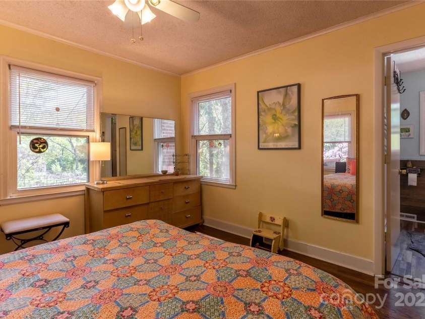 100 Park Ridge Avenue, Swannanoa, NC 28778.  MLS# CAR4253460, YatesRealty ID 14037. Primary Bedroom