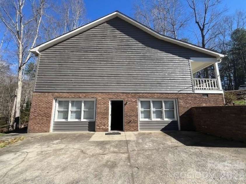 1503 Indian Hills Drive, Lenoir, NC 28645.  MLS# CAR4354069, YatesRealty ID 14038. 