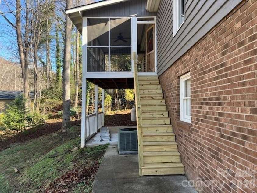 1503 Indian Hills Drive, Lenoir, NC 28645.  MLS# CAR4354069, YatesRealty ID 14038. 