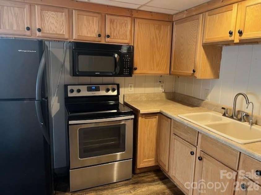 1503 Indian Hills Drive, Lenoir, NC 28645.  MLS# CAR4354069, YatesRealty ID 14038. 