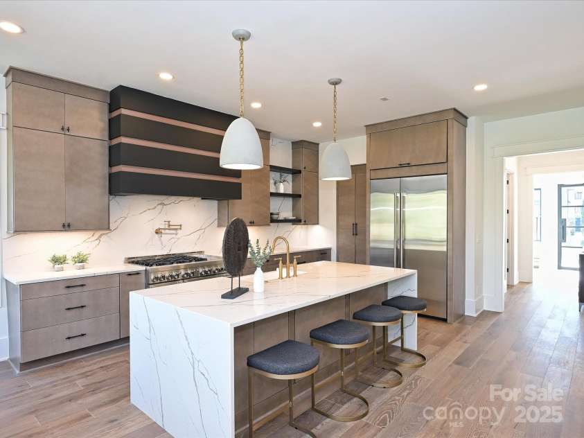 914 Laurel Creek Lane, Charlotte, NC 28211.  MLS# CAR4100598, YatesRealty ID 1404. 