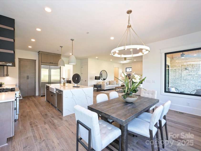 914 Laurel Creek Lane, Charlotte, NC 28211.  MLS# CAR4100598, YatesRealty ID 1404. 