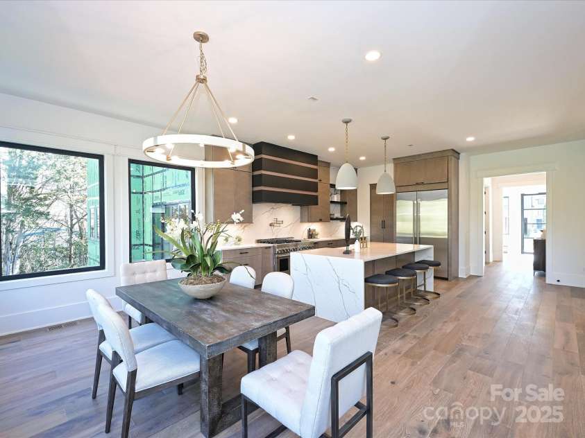 914 Laurel Creek Lane, Charlotte, NC 28211.  MLS# CAR4100598, YatesRealty ID 1404. 