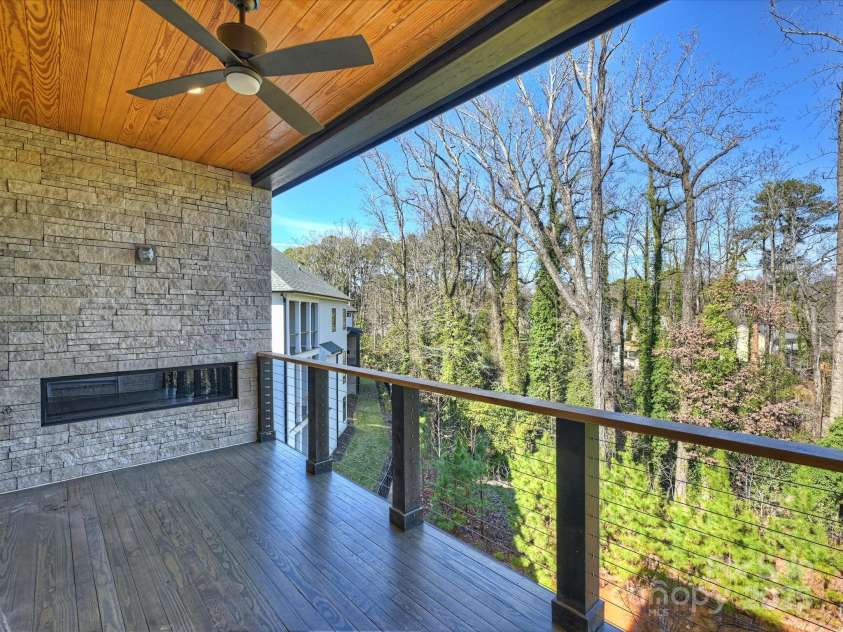 914 Laurel Creek Lane, Charlotte, NC 28211.  MLS# CAR4100598, YatesRealty ID 1404. 