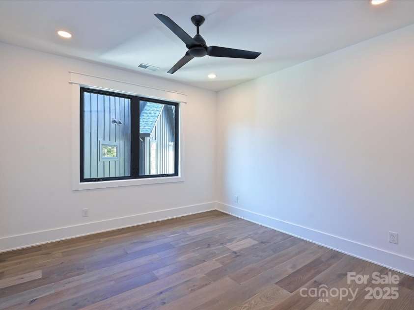 914 Laurel Creek Lane, Charlotte, NC 28211.  MLS# CAR4100598, YatesRealty ID 1404. 
