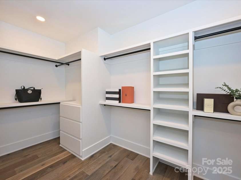 914 Laurel Creek Lane, Charlotte, NC 28211.  MLS# CAR4100598, YatesRealty ID 1404. 