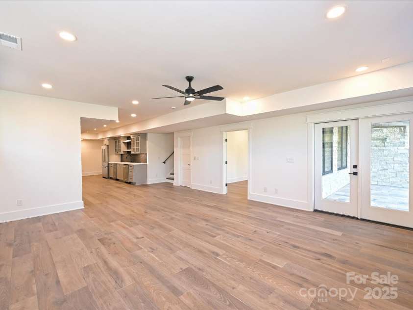 914 Laurel Creek Lane, Charlotte, NC 28211.  MLS# CAR4100598, YatesRealty ID 1404. 