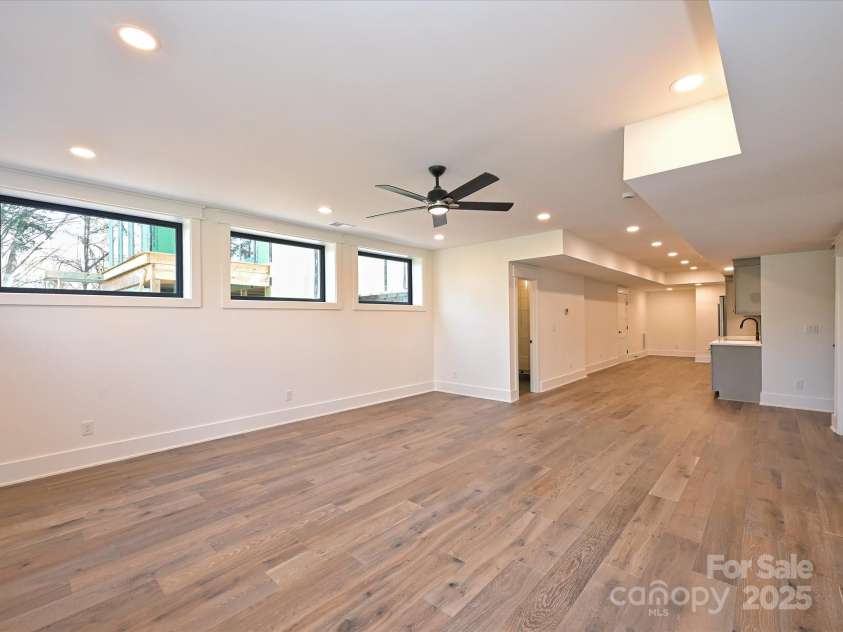 914 Laurel Creek Lane, Charlotte, NC 28211.  MLS# CAR4100598, YatesRealty ID 1404. 