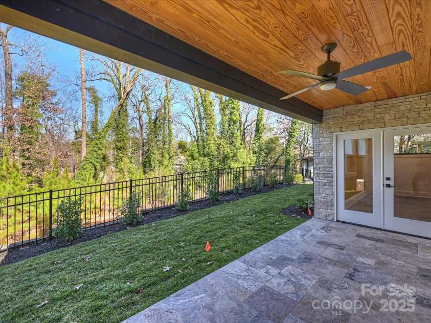 914 Laurel Creek Lane, Charlotte, NC 28211.  MLS# CAR4100598, YatesRealty ID 1404. 