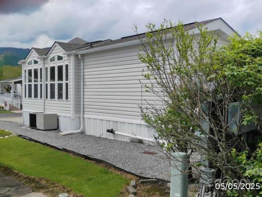 21 Strollers Lane, Waynesville, NC 28785.  MLS# CAR4254954, YatesRealty ID 14040. 