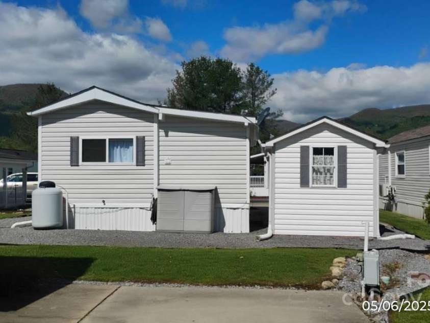 21 Strollers Lane, Waynesville, NC 28785.  MLS# CAR4254954, YatesRealty ID 14040. 