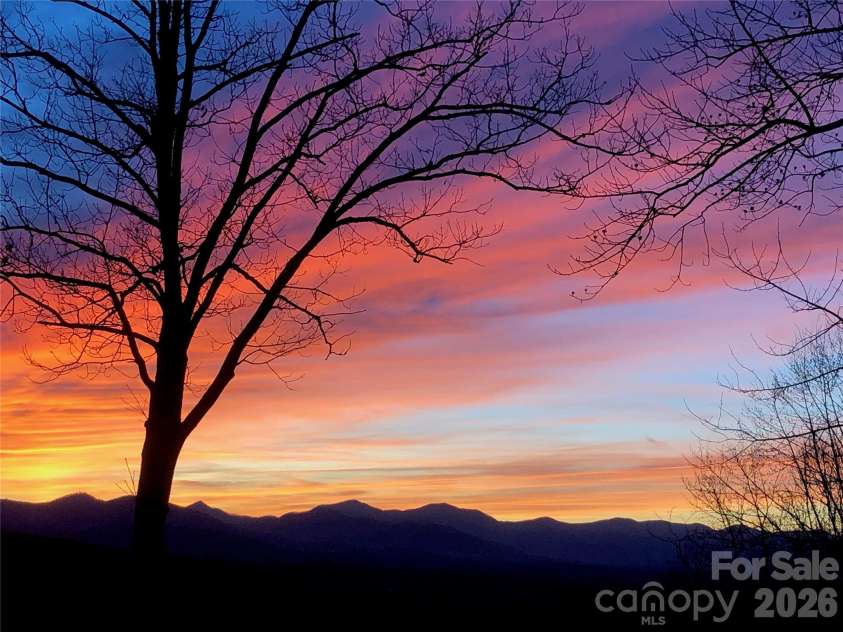 168 Skyview Circle, Asheville, NC 28804.  MLS# CAR4349077, YatesRealty ID 14041. Sunset NOT AI enhanced