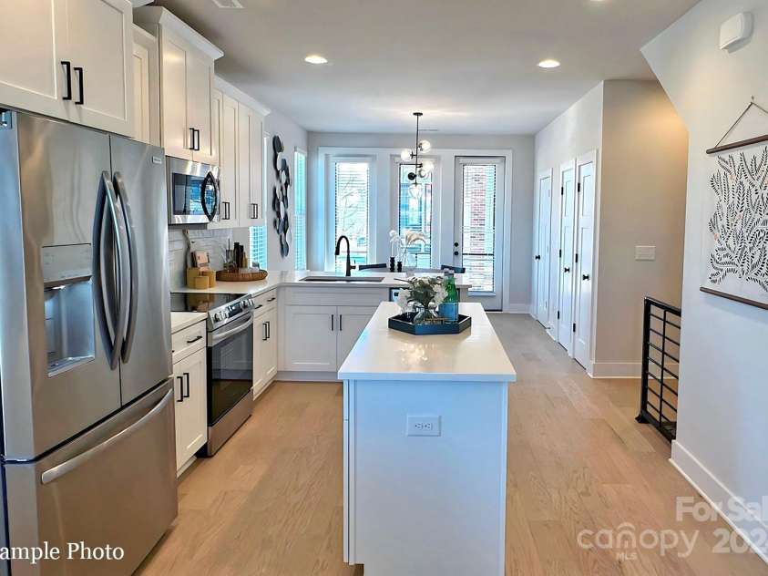 1017 North End Drive, Charlotte, NC 28206.  MLS# CAR4116476, YatesRealty ID 14042. 