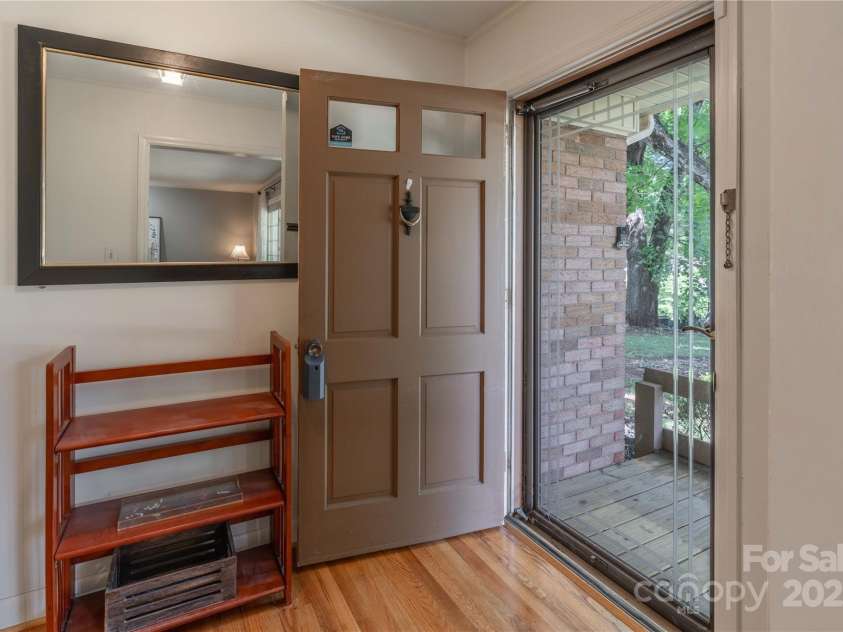 2808 Findley Road, Statesville, NC 28625.  MLS# CAR4255364, YatesRealty ID 14043. Foyer