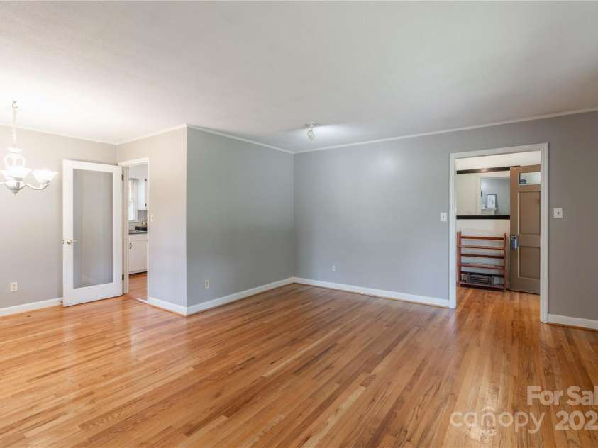 2808 Findley Road, Statesville, NC 28625.  MLS# CAR4255364, YatesRealty ID 14043. Living/Dining area