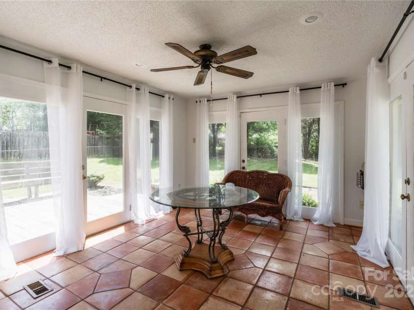 2808 Findley Road, Statesville, NC 28625.  MLS# CAR4255364, YatesRealty ID 14043. Sunroom