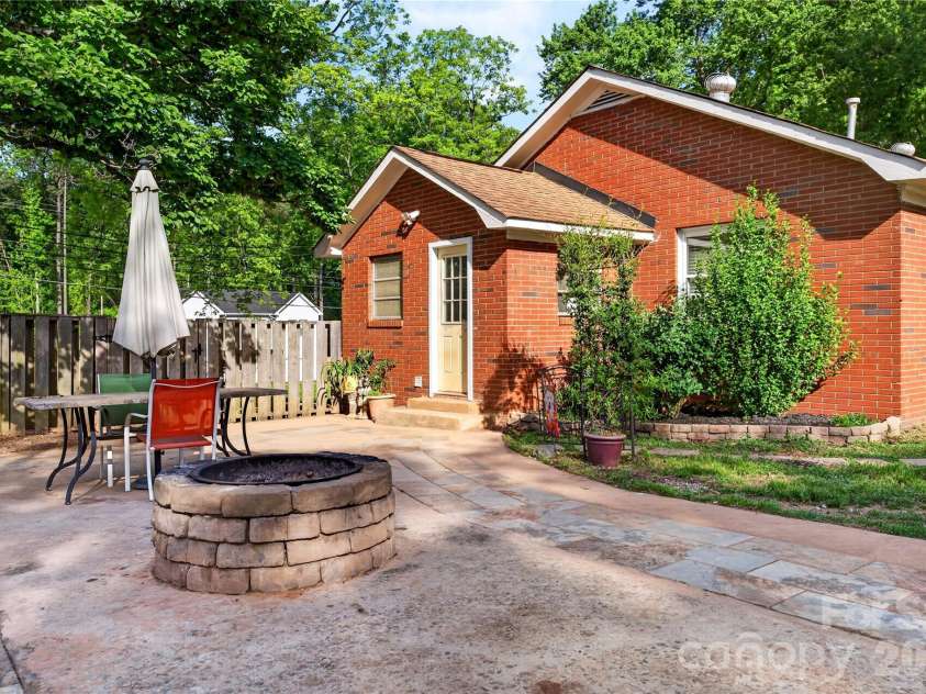 991 Shearers Road, Mooresville, NC 28115.  MLS# CAR4370372, YatesRealty ID 14043. 