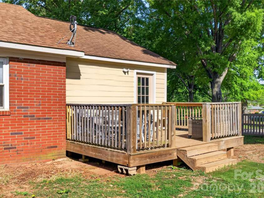 991 Shearers Road, Mooresville, NC 28115.  MLS# CAR4370372, YatesRealty ID 14043. 
