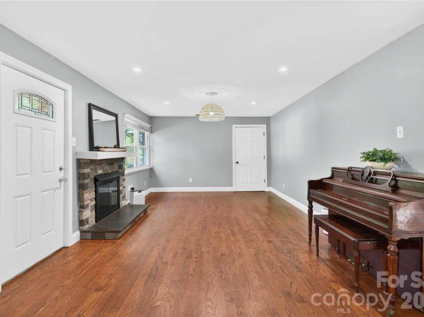 991 Shearers Road, Mooresville, NC 28115.  MLS# CAR4370372, YatesRealty ID 14043. 