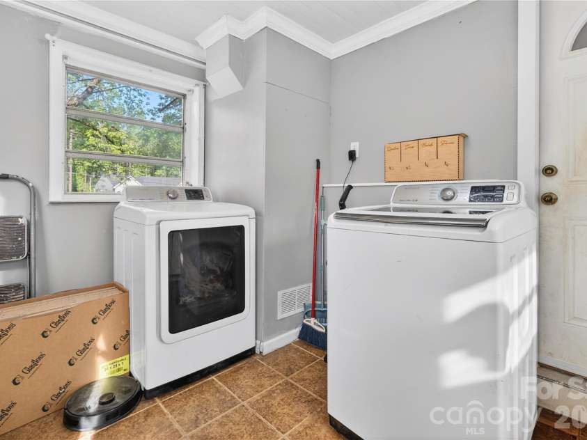 991 Shearers Road, Mooresville, NC 28115.  MLS# CAR4370372, YatesRealty ID 14043. 
