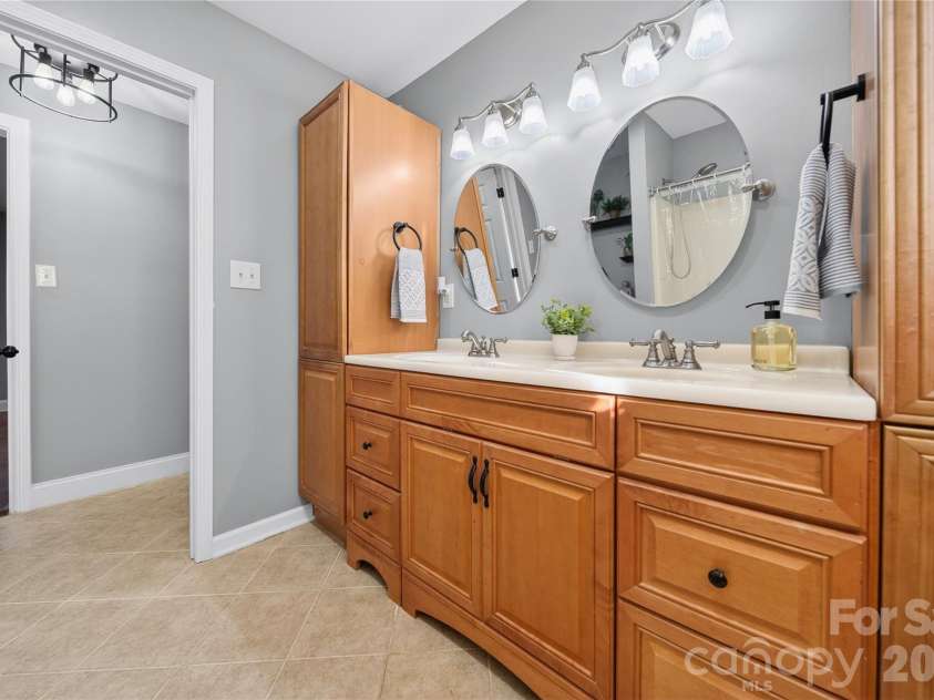 991 Shearers Road, Mooresville, NC 28115.  MLS# CAR4370372, YatesRealty ID 14043. 